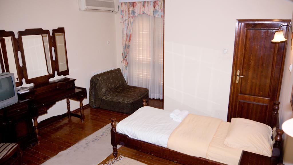 Hotel Ambiente Podgorica Rom bilde