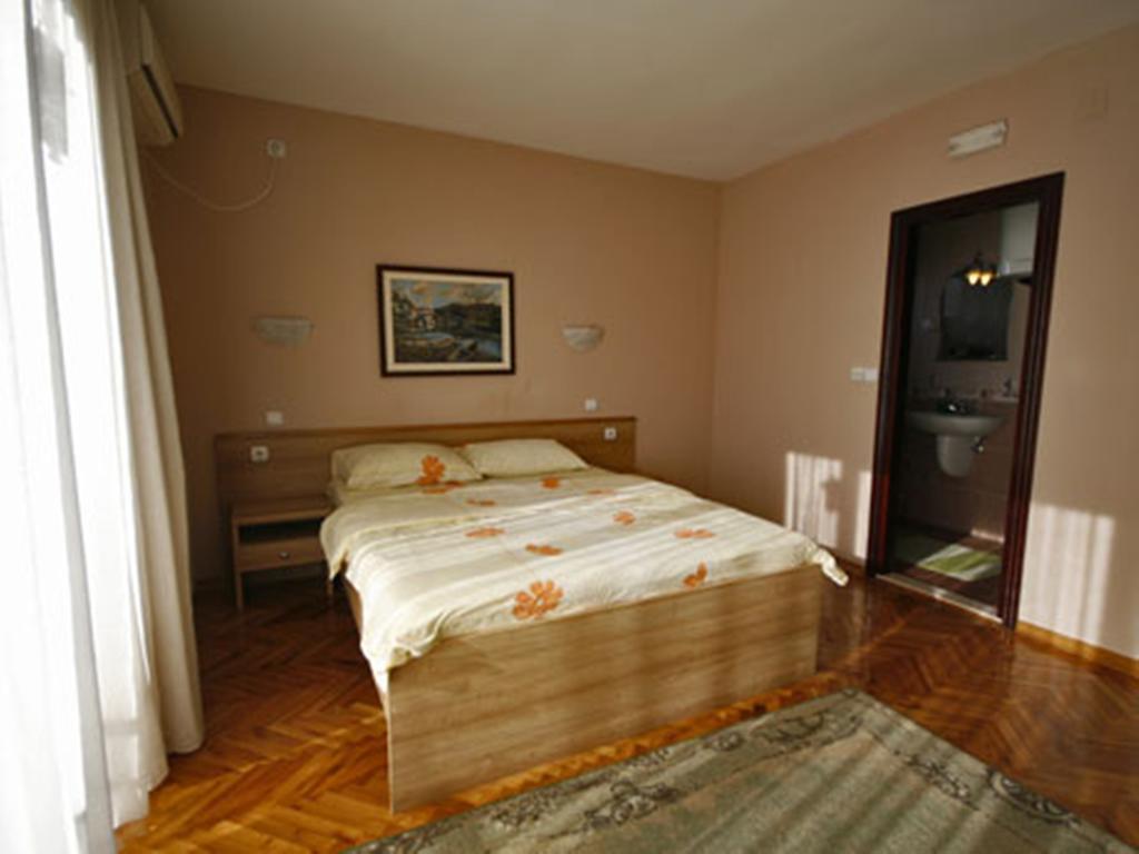 Hotel Ambiente Podgorica Rom bilde